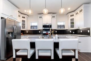 Broadway Breeze Escape Modern Nashville Comfort - 8