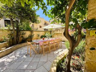 Villa Josette with Pool Table and Garden by Haven and Keys Malta - 0