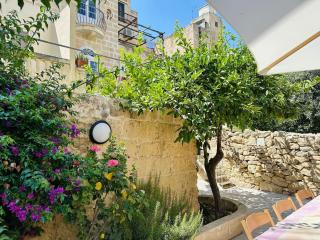 Villa Josette with Pool Table and Garden by Haven and Keys Malta - 5