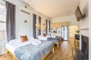 New Studio in Center City that Sleeps 4 with Fast Wifi - 6