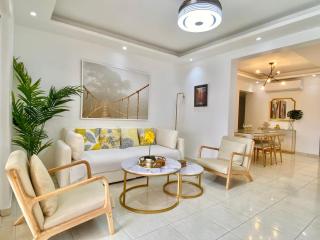 Stylish 3BR Condo, Full AC, Wi-Fi - 4