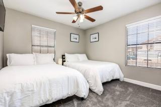 12 Large Bedrooms Heated Pool Spa - 4