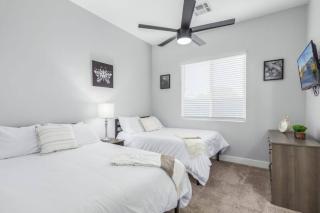 10 Large Bedrooms Ping Pong Hot Tub - 5