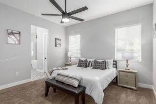 10 Large Bedrooms Ping Pong Hot Tub - 2