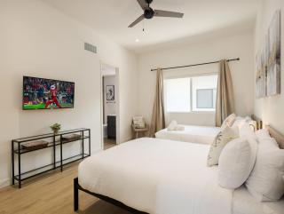 Chaparral - 2 Units - Jacuzzi - Heart of Old Town - 6