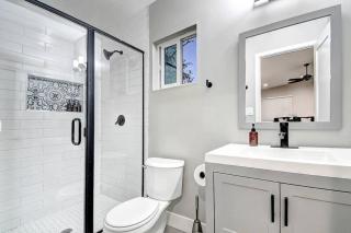 9 Large Bedrooms Basketball Court HotTub - 2