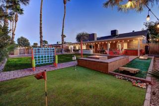 8 Large Bedrooms Billiards Firepit - 6