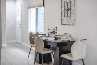 Stylish Duplex with WiFi, Kitchen and Blackout Shades - 7