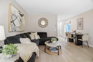 Stylish Duplex with WiFi, Kitchen and Blackout Shades - 1