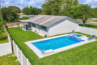 Delray Oasis Pool Hot Tub - 0