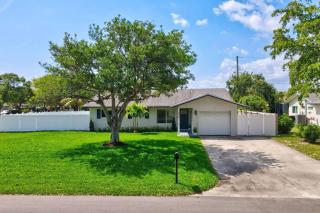 Delray Oasis Pool Hot Tub - 5