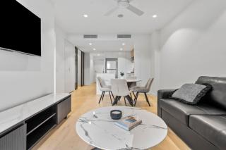 High-End 2 Bed City Stay with Pool, Sauna and Gym - 0