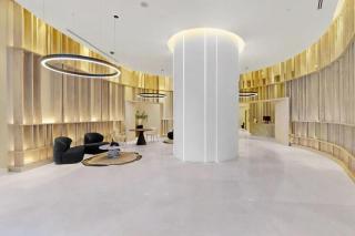 High-End 2 Bed City Stay with Pool, Sauna and Gym - 1