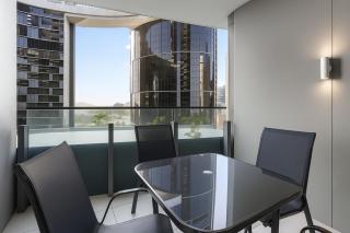 High-End 1 Bed and Study with Pool, Sauna and Gym - 5