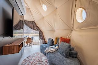 Romantic Geodesic Dome Hot Tub Under the Stars - 4