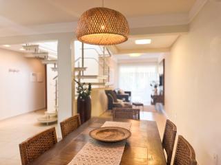 Triplex 3 Suites com Jacuzzi em Canto Grande - 9