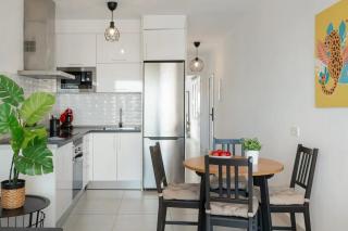 Escape Senator 212 - 9