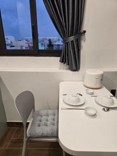 1BR Apartment - Landmark View, Netflix & Kitchen - 7