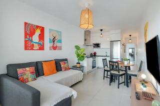 Escape Senator 212 - 4