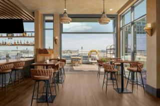 AC Hotel by Marriott Columbus Downtown - 4