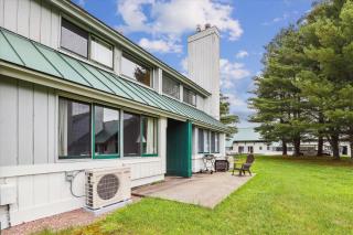 Village Green 10C - 8