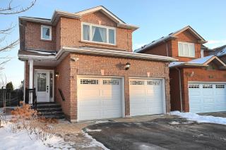 Home near Airport in Mississauga, Heartland - 1