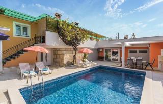 Cozy Home In Tinjan - 8