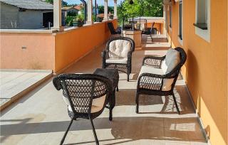 Beautiful Home In Tinjan - 5