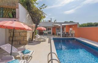 Beautiful Home In Tinjan - 1