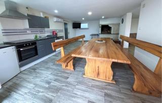 Cozy Home In Tinjan - 7