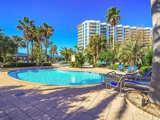 5 Star Resort 6th fl 2BR 2 BATH King Suite Shuttle Pools Family - 5