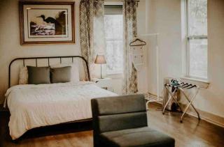 The Blue Heron-elegant Urban Studio In City Center - 0