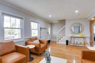 Great for Gatherings! Charming Woodbridge Duplex - 6
