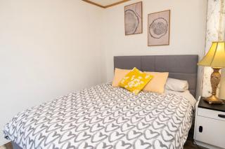 3 Bedroom Gardenside Downtown Home - 1