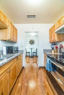 Mins from the UofA & Downtown 4BR 2BA Entire Home - 6