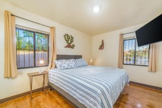 Mins from the UofA & Downtown 4BR 2BA Entire Home - 3