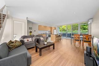 Spacious Apartment with Gym & Pool Access - 6