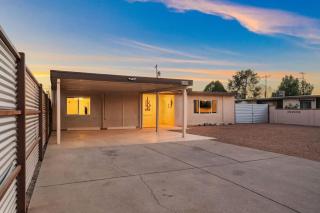 3BR 2BA Comfy Home with Jacuzzi - 3