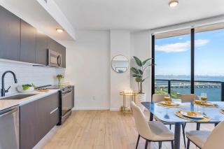 MVR Luxury King Suite Overlooking Biscayne Bay - 7