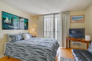 Inn on the Park Condo near Duke Kahanamoku Beach - 5