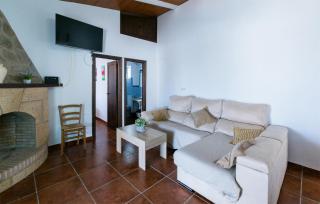 Stunning Home In La Puebla De Los Infan - 8