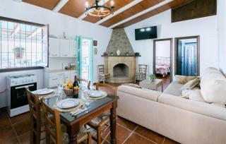 Stunning Home In La Puebla De Los Infan - 7