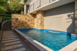 Vista Vieja, 6BR Luxury Villa with Pool & City Views - 5