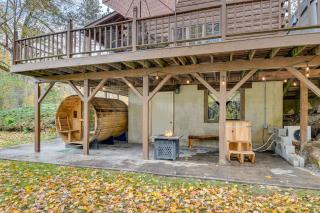 Private Hannibal Cabin with Sauna and Hot Tub! - 4