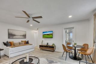 "peachtree Perch" Dtown Condo W Balcony, Sleeps 4 - 7