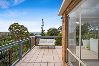 Bondi Beach Views Spacious 4BR Bondi Home - 1