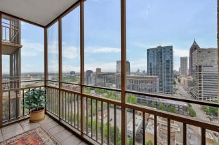 "peachtree Perch" Dtown Condo W Balcony, Sleeps 4 - 3