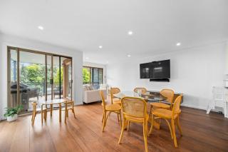 Bondi Beach Views Spacious 4BR Bondi Home - 2