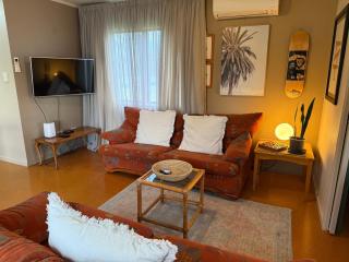 Country Cutie-Pie, close to town - 8