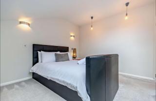 Beautiful home in central Cheltenham - 2